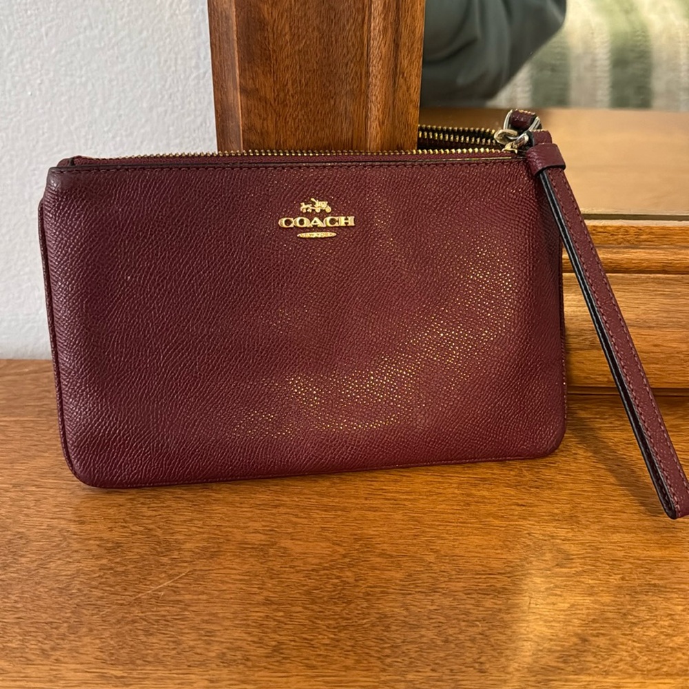 Coach corner zip wrist bag/wallet